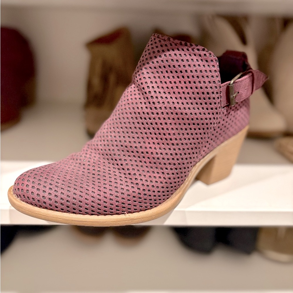 Women's Perforated Ankle Boots - plum